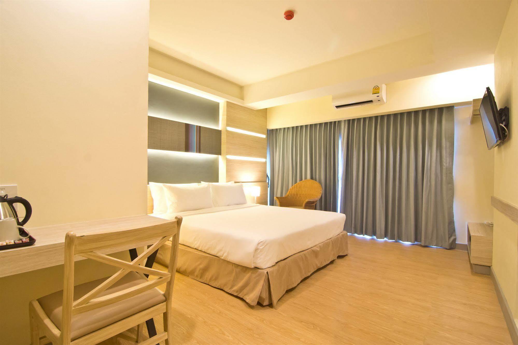 Sunshine One Pattaya Exterior foto