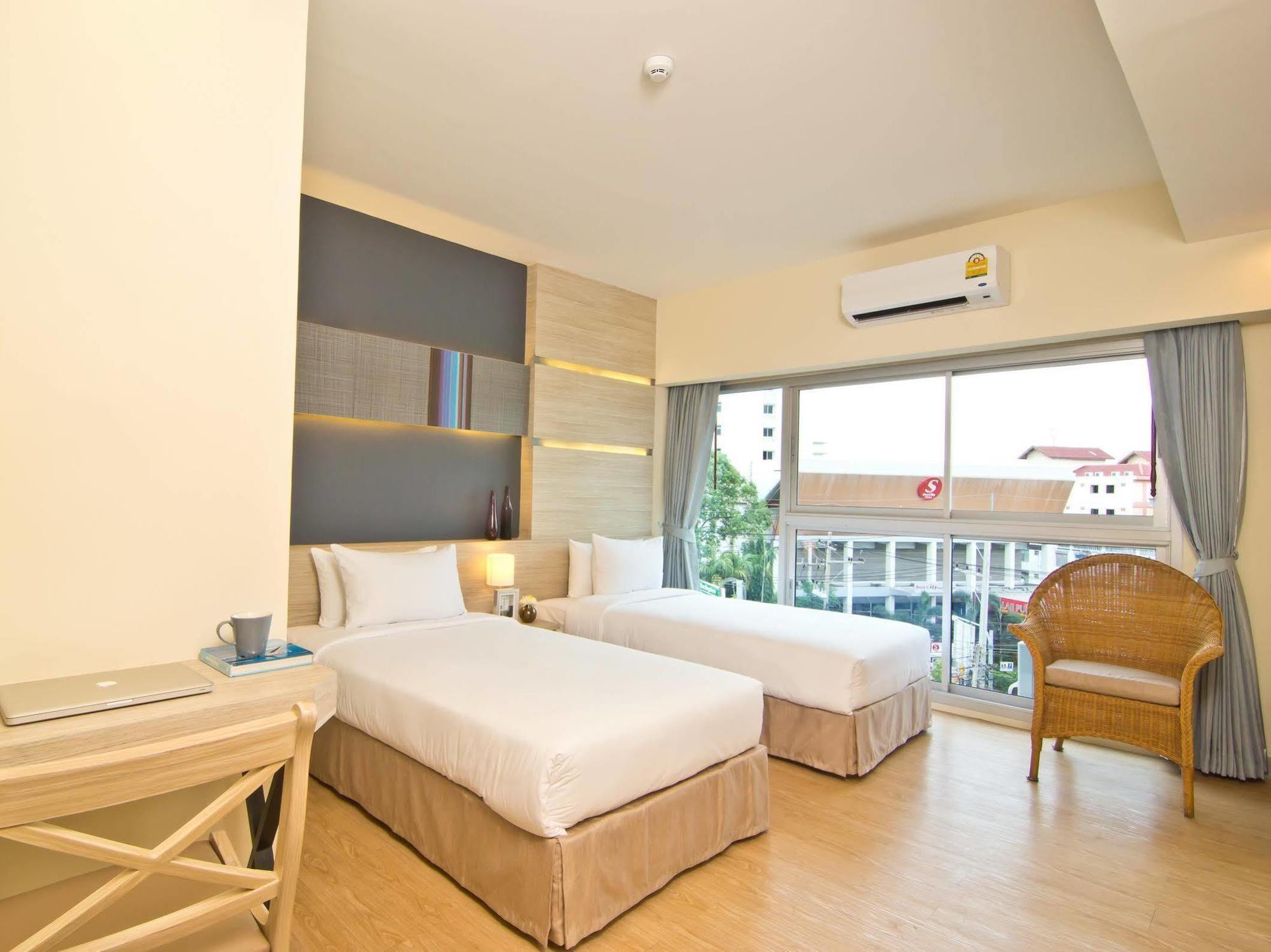 Sunshine One Pattaya Exterior foto